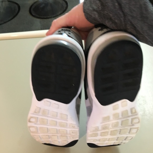 Nike Air Max Siren Running Shoe 9 - Picture 5 of 6